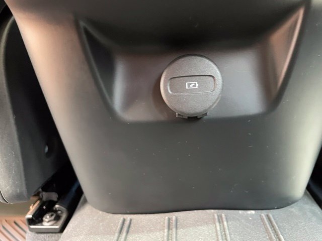 Used 2024 Volvo XC60 B5 Plus AWD/4WD image 47