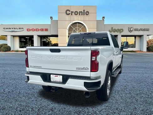 Used 2023 Chevrolet Silverado 2500 High Country AWD/4WD image 3