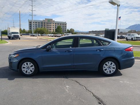 Used 2019 Ford Fusion S FWD image 3