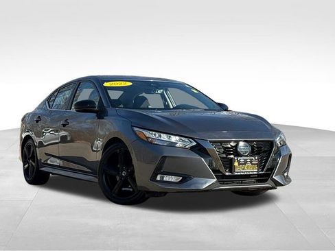Used 2022 Nissan Sentra SR w/ Electronics Package image 2