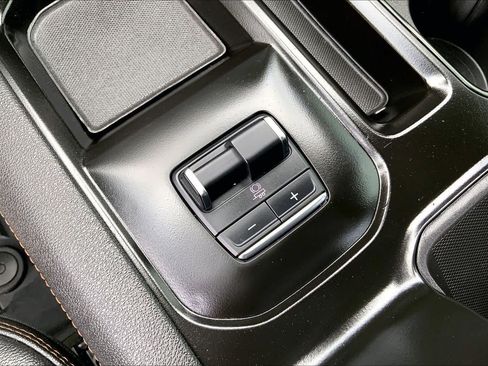 Used 2024 GMC Sierra 2500 AT4 w/ AT4 Premium Plus Package image 31