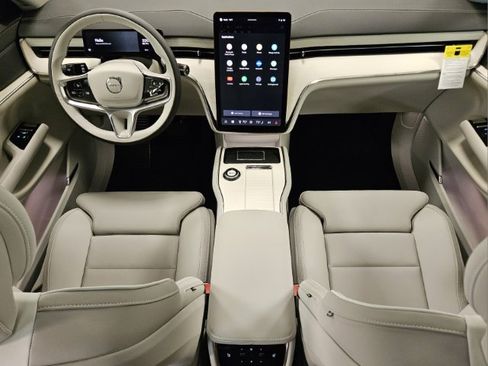 New 2025 Volvo EX90 Plus AWD/4WD image 15