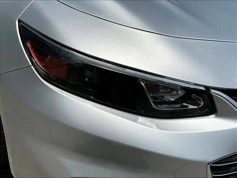 Used 2016 Chevrolet Malibu LT FWD image 32
