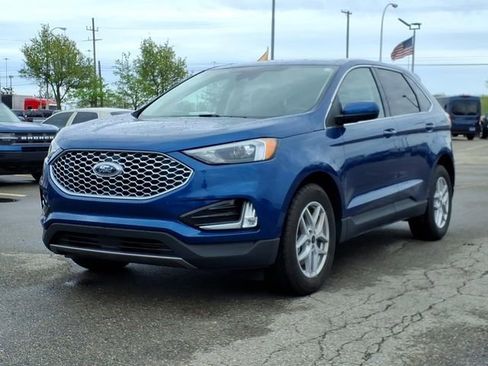 Certified 2023 Ford Edge SEL w/ Convenience Package AWD/4WD image 3