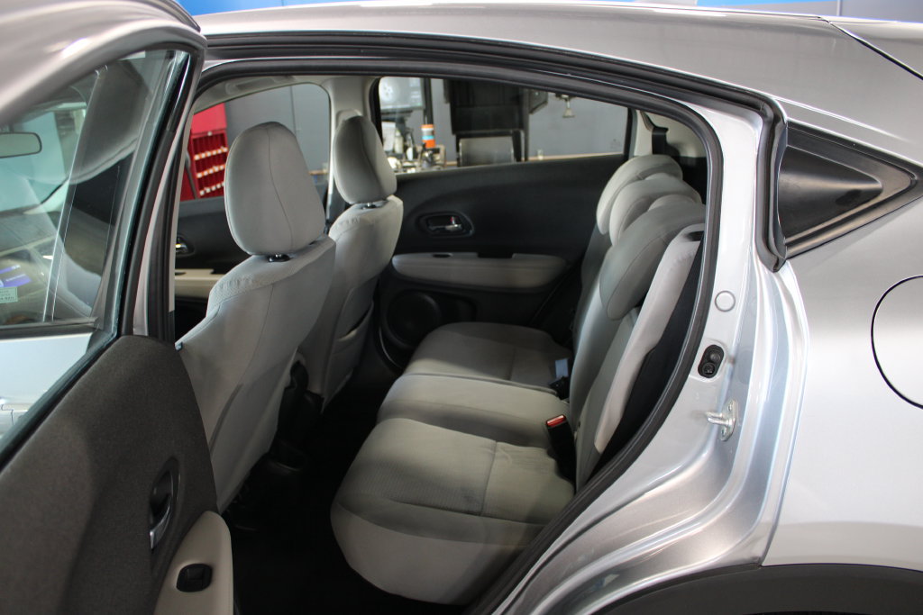 Used 2022 Honda HR-V LX image 10