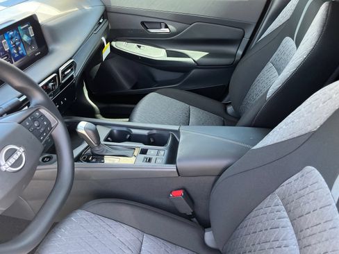 New 2027 Nissan Sentra SV w/ Floor Mat Package FWD image 17