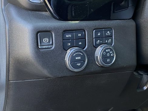 Used 2024 Chevrolet Silverado 2500 LTZ w/ LTZ Convenience Package image 12