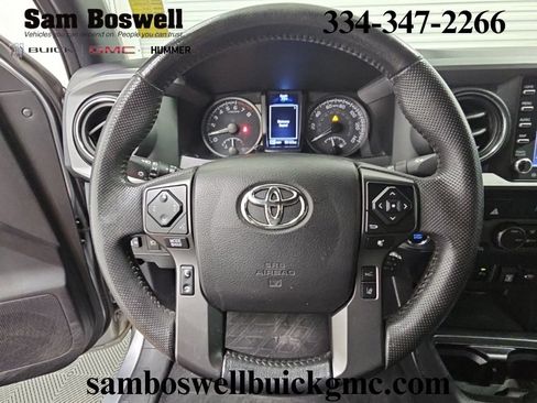 Used 2021 Toyota Tacoma TRD Off-Road w/ Technology Package AWD/4WD image 21