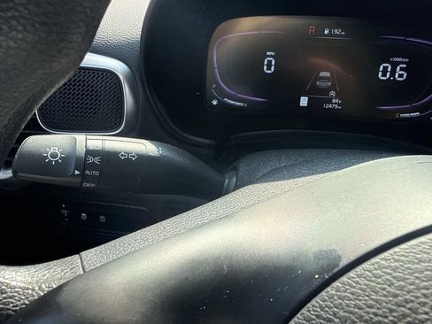 Used 2025 Kia Soul LX FWD image 30