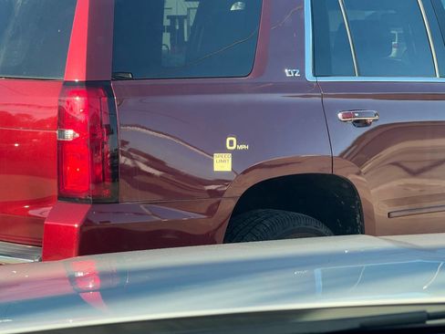 Used 2017 Cadillac Escalade ESV Luxury image 17