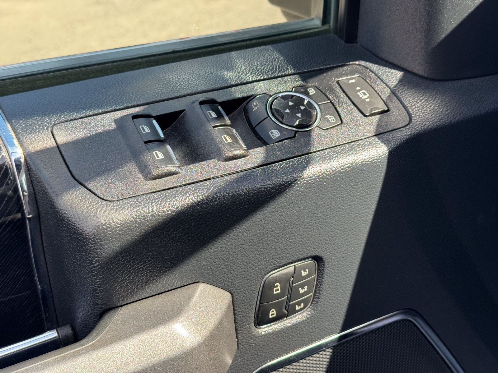 Used 2022 Ford F250 Platinum w/ Tremor Off-Road Package AWD/4WD image 15