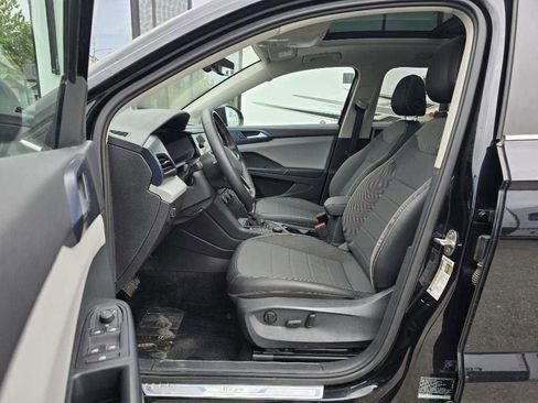 Used 2022 Volkswagen Taos SE image 8