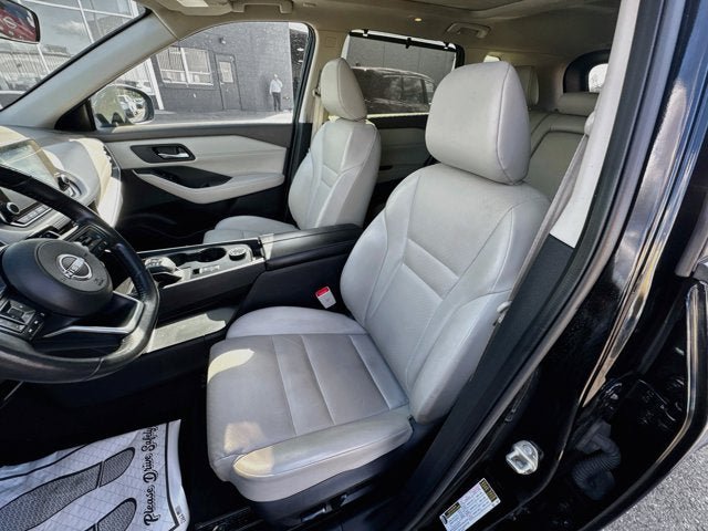 Used 2024 Nissan Rogue SV w/ SV Premium Package AWD/4WD image 17