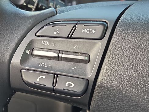 Used 2020 Hyundai Kona Limited FWD image 29