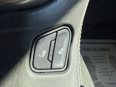 Used 2019 Chevrolet Suburban LT image 21