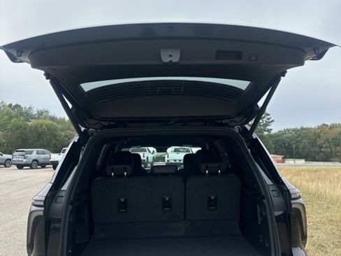 New 2026 Chevrolet Traverse RS w/ LPO, Floor Liner Package image 14