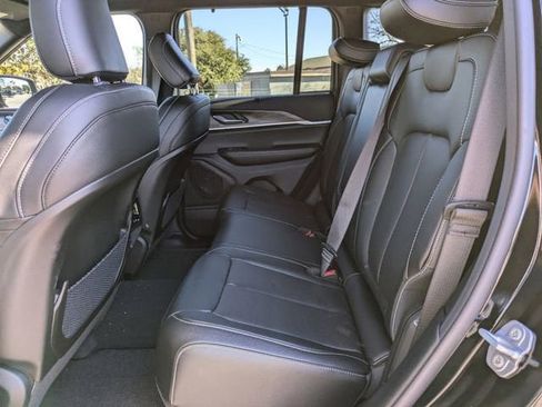 New 2025 Jeep Grand Cherokee Limited w/ Luxury Tech Group II image 14