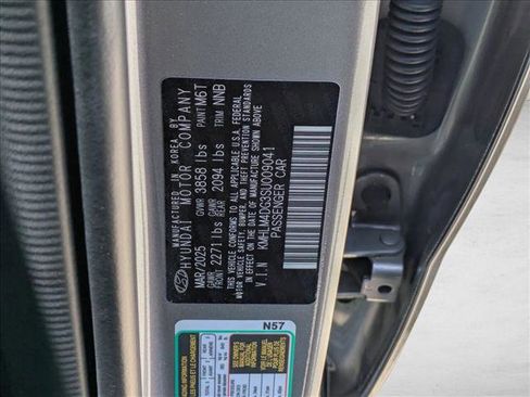 Certified 2025 Hyundai Elantra Sport FWD image 23