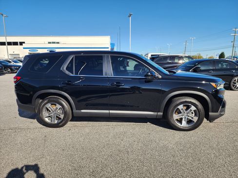 Used 2025 Honda Pilot EX-L image 2