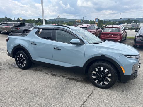 Used 2025 Hyundai Santa Cruz SEL AWD/4WD image 2
