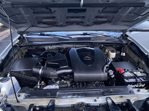 Used 2020 Toyota Tacoma SR5 image 20