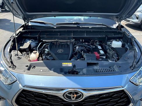 Used 2023 Toyota Highlander Platinum AWD/4WD image 31