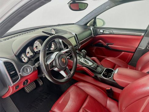 Used 2016 Porsche Cayenne GTS AWD/4WD image 4