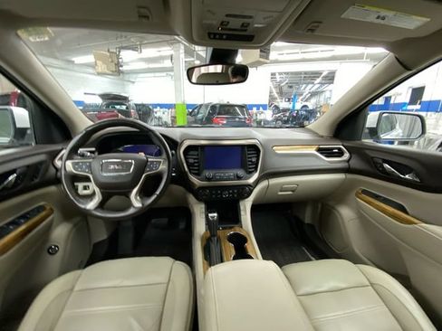 Used 2017 GMC Acadia Denali w/ Technology Package AWD/4WD image 29
