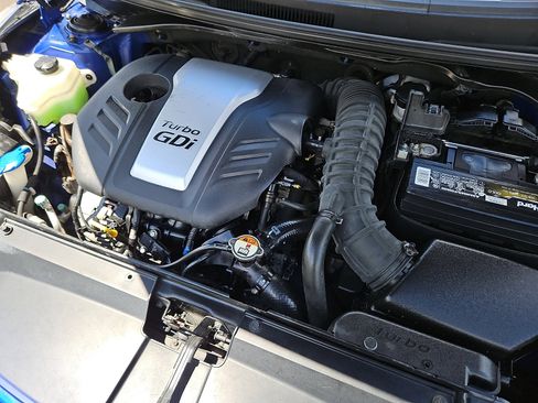 Used 2014 Hyundai Veloster Turbo FWD image 28