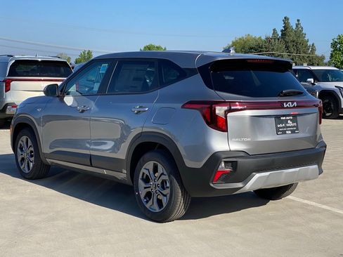 New 2026 Kia Seltos LX image 6