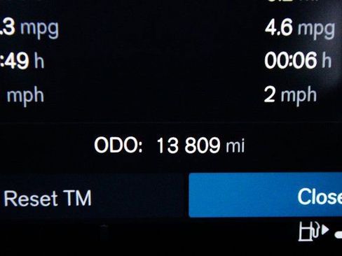 Certified 2025 Volvo XC60 B5 Plus image 5