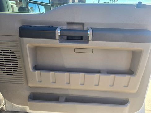 Used 2009 Ford F350 Lariat image 16