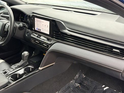 Certified 2025 Toyota Camry SE image 38