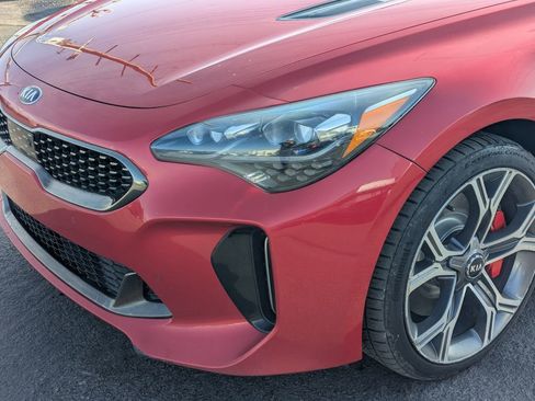 Used 2019 Kia Stinger GT2 image 12