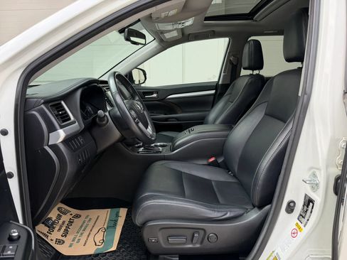 Used 2016 Toyota Highlander XLE AWD/4WD image 9