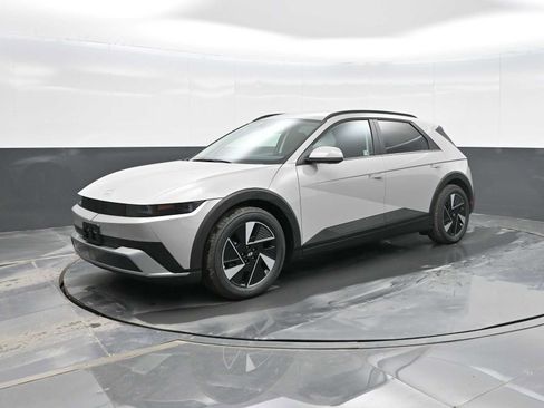 New 2025 Hyundai Ioniq 5 SEL image 4