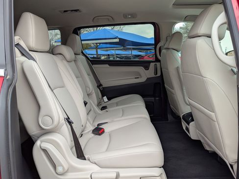 Certified 2025 Honda Odyssey EX-L image 24