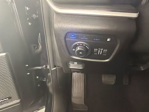 Used 2023 Jeep Grand Cherokee 4WD 4xe image 19