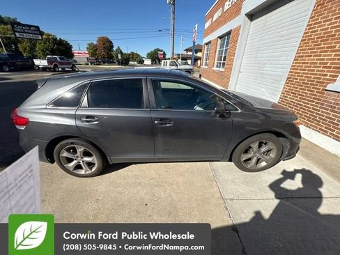 Used 2010 Toyota Venza AWD image 2