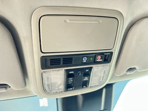 Used 2019 Honda Odyssey Touring image 17
