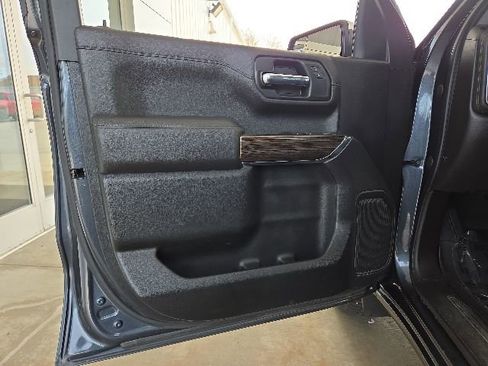 Used 2022 Chevrolet Silverado 1500 LT AWD/4WD image 21