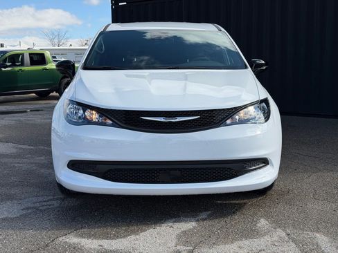 New 2026 Chrysler Voyager LX image 2