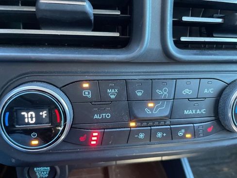 Used 2022 Ford Maverick Lariat w/ Lariat Luxury Package image 11