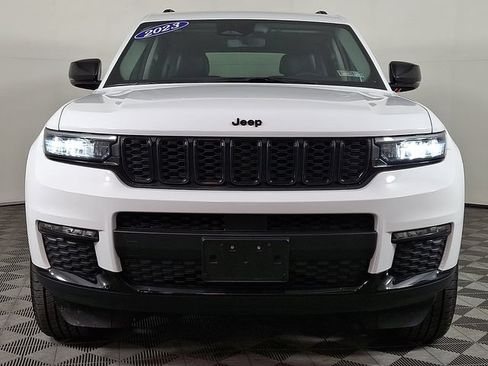 Used 2023 Jeep Grand Cherokee L Limited w/ Black Appearance Package AWD/4WD image 2
