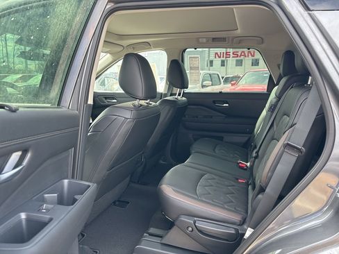 New 2026 Nissan Pathfinder Platinum w/ Cargo Package image 15
