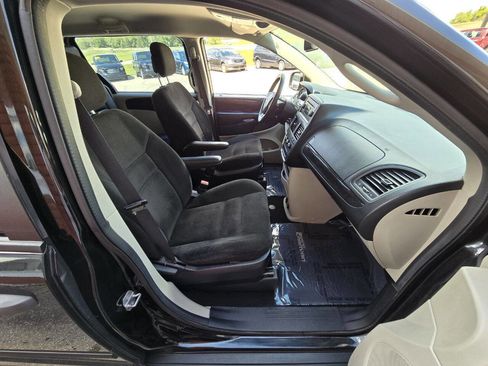Used 2015 Dodge Grand Caravan American Value Package w/ UConnect Hands-Free Group image 18