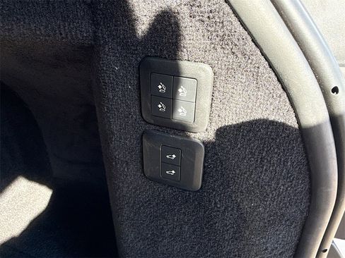 Used 2022 Land Rover Range Rover Sport HSE Silver Edition image 31