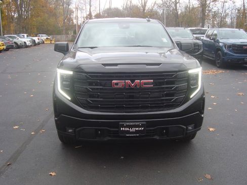 New 2026 GMC Sierra 2500 SLT w/ SLT Premium Package image 2