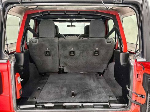 Used 2021 Jeep Wrangler Unlimited Sahara AWD/4WD image 26