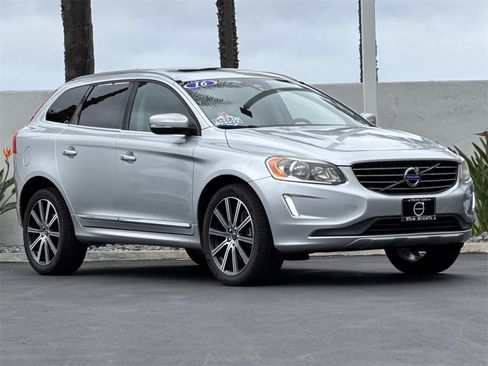 Used 2016 Volvo XC60 T5 Premier w/ Proximity Package image 7